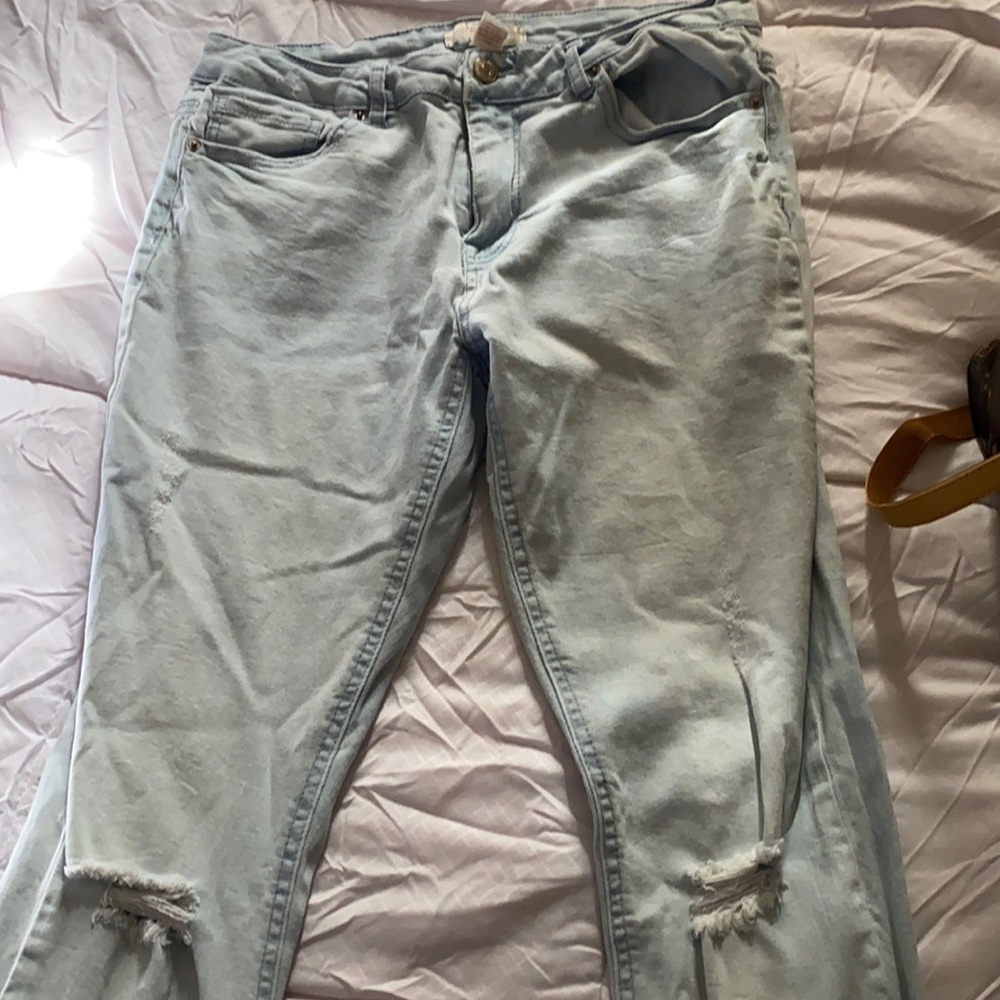 Forever 21 distressed jeans
